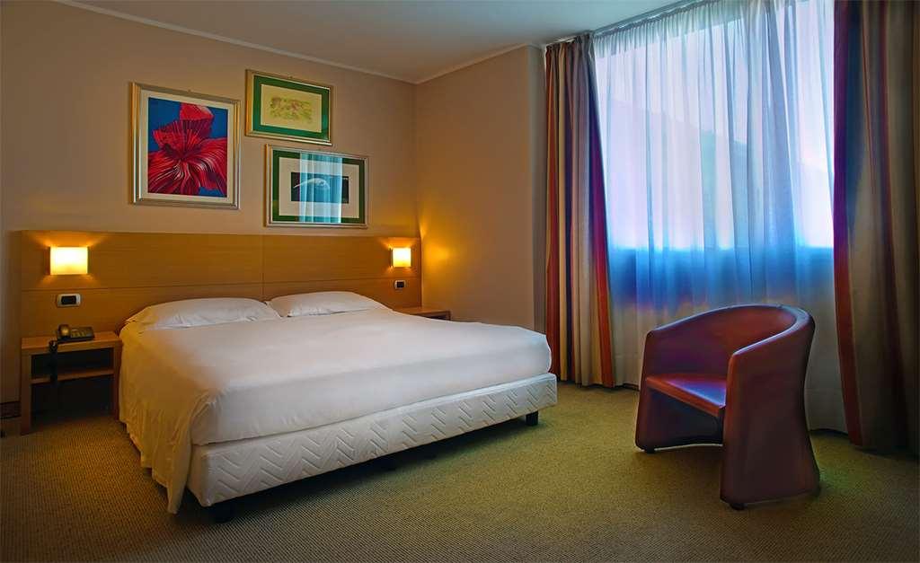 Hotel Sporting Cologno Cologno Monzese Chambre photo