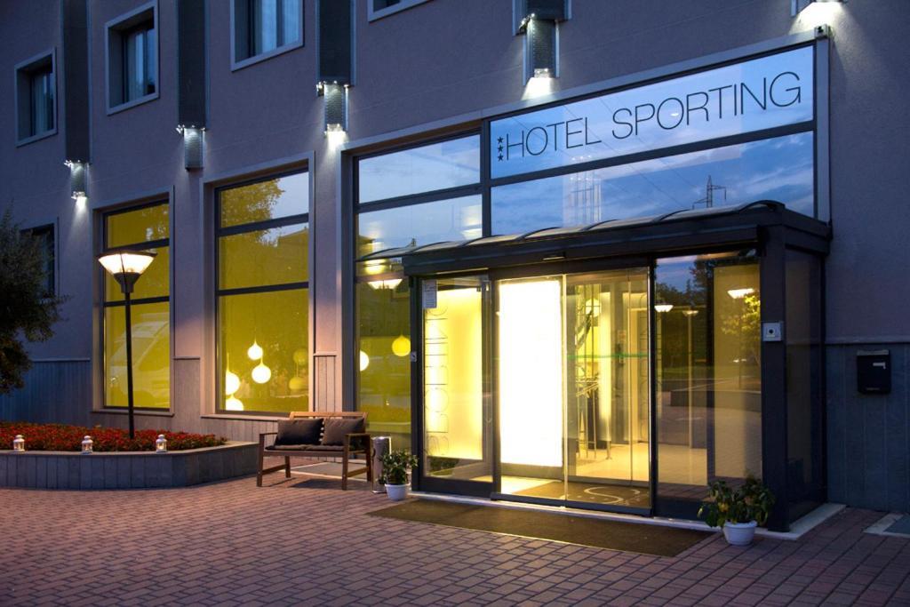 Hotel Sporting Cologno Cologno Monzese Extérieur photo